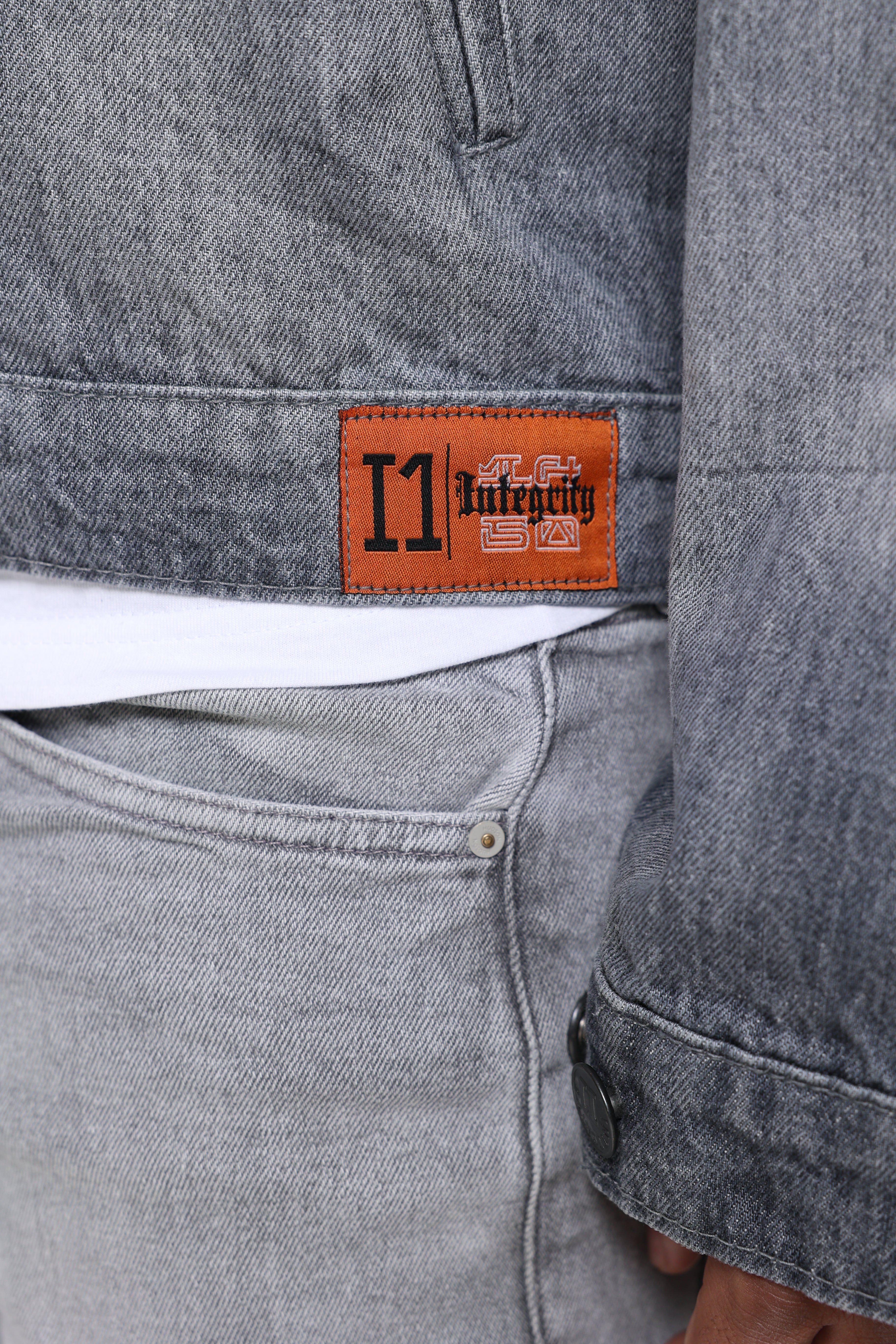 ARTICLE I DENIM UTILITY JACKET